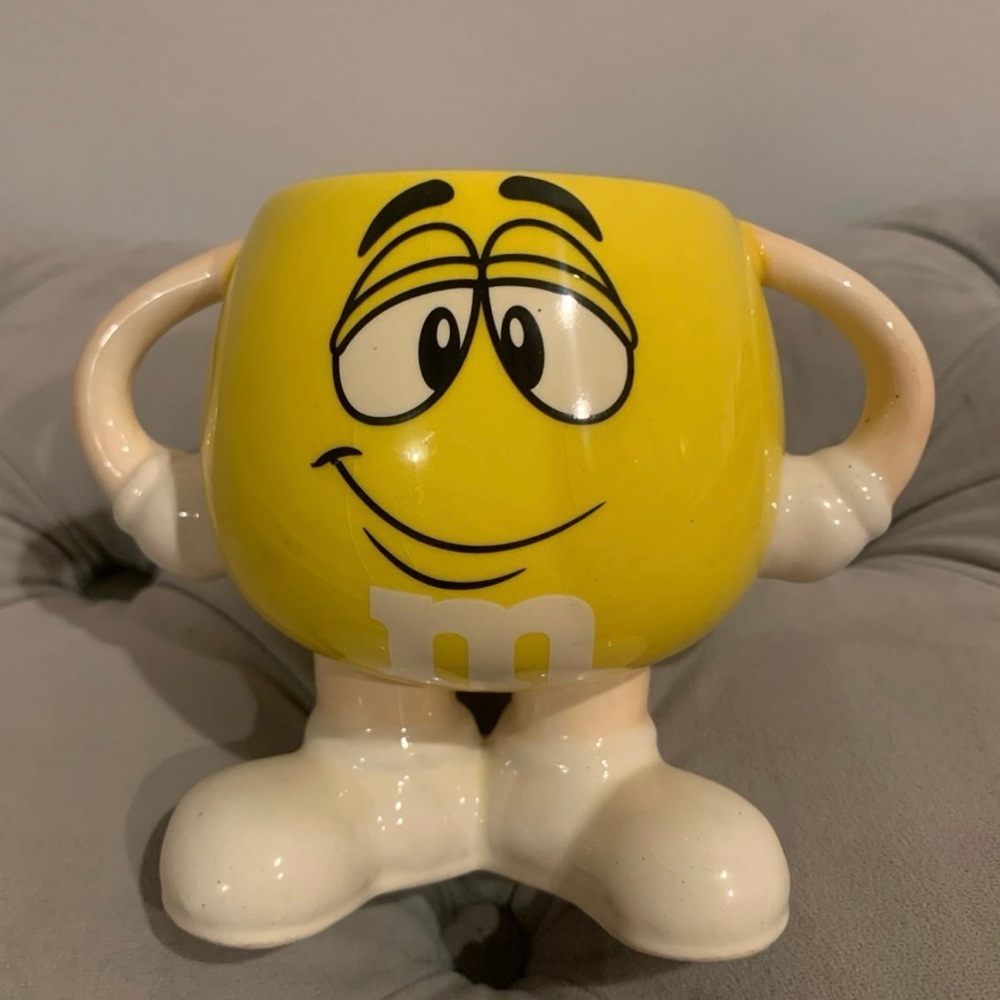 2008 Yellow M&M Mug